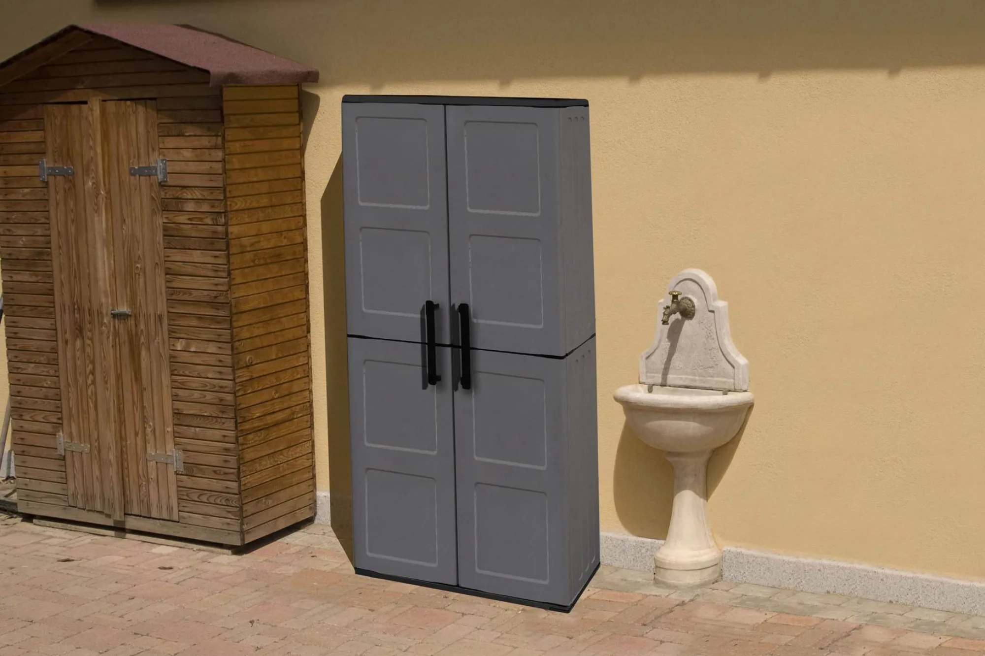 Armadio da esterno Arabel, Grigio e Nero, Finitura quadri<Dmora Cheap