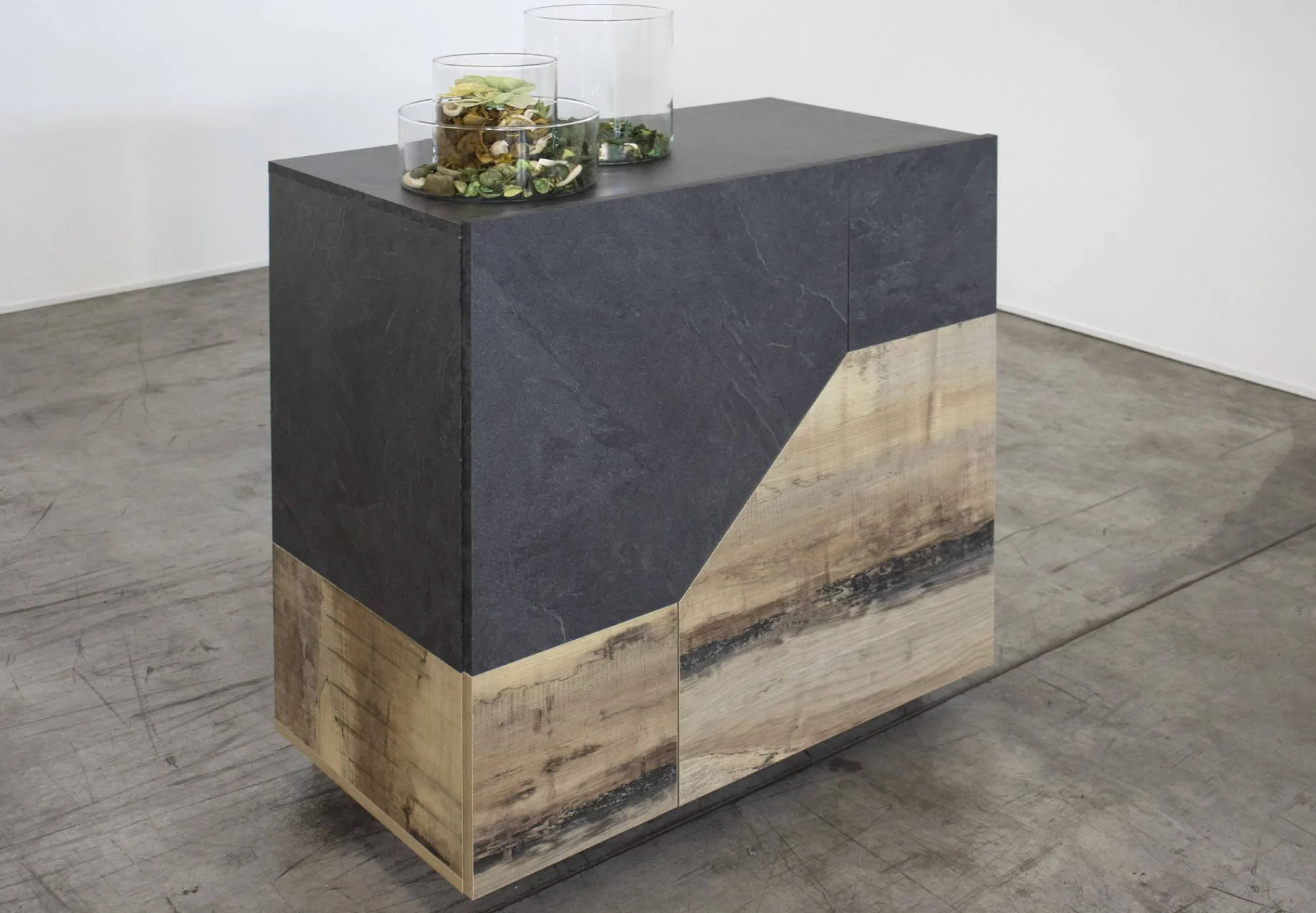 Credenza Amento, cm 79x43h86, Ardesia e Acero<Dmora Fashion