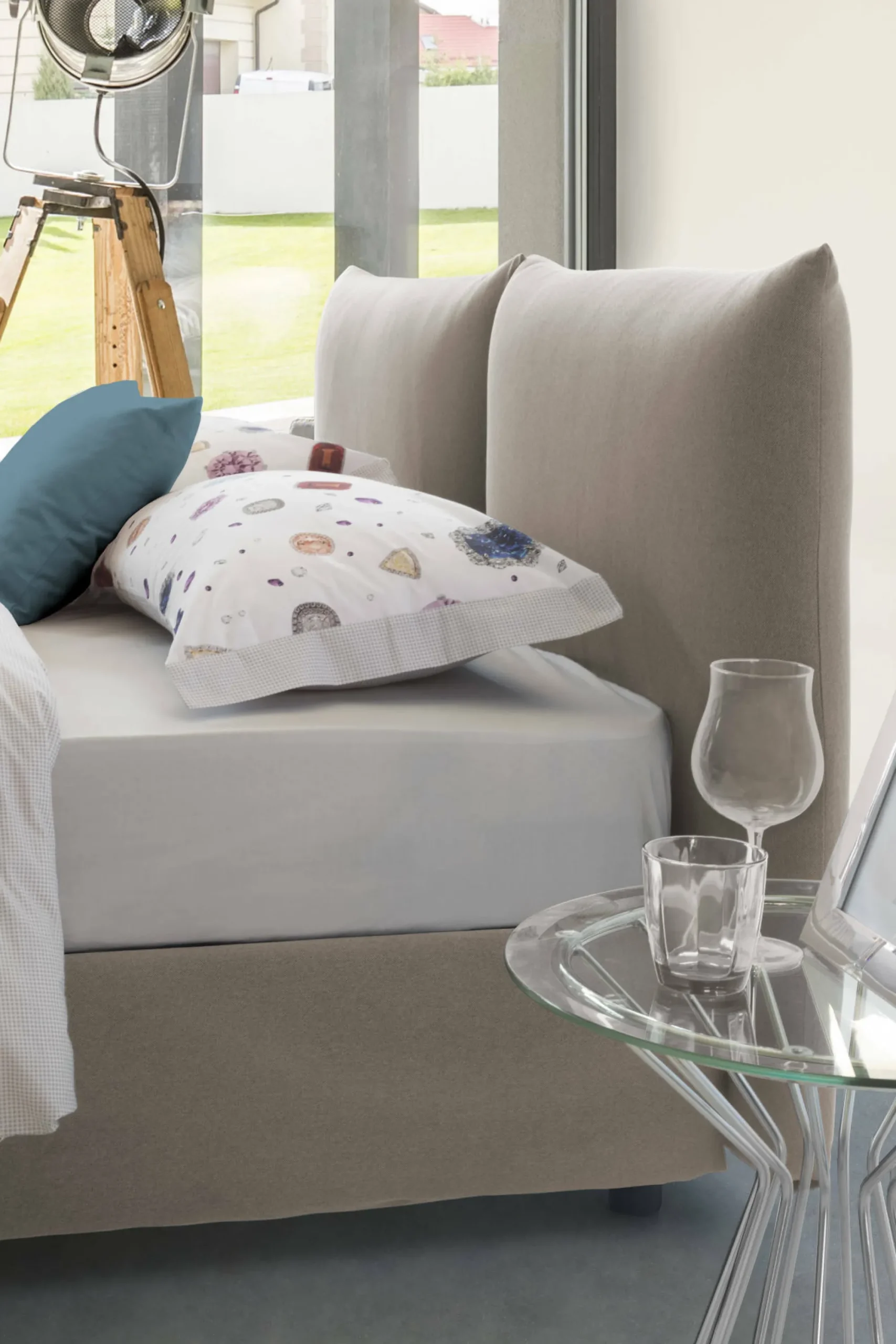 Letto matrimoniale Aghineo, adatto per materasso Cm 160x200,<Dmora Discount