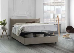 Letto matrimoniale Geras, con materasso Cm 160x200 incluso,<Dmora Hot