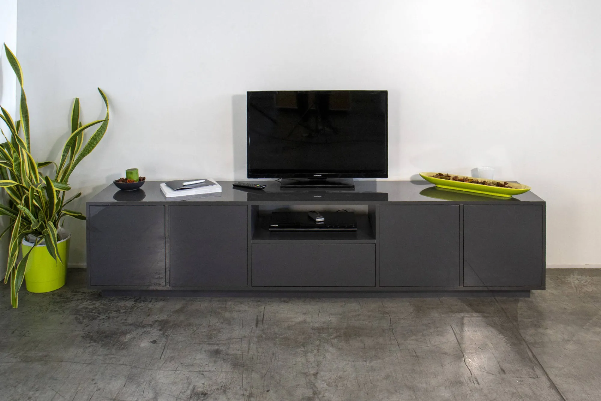 Mobile porta TV Ajuly, cm 220x41h46,<Dmora Cheap