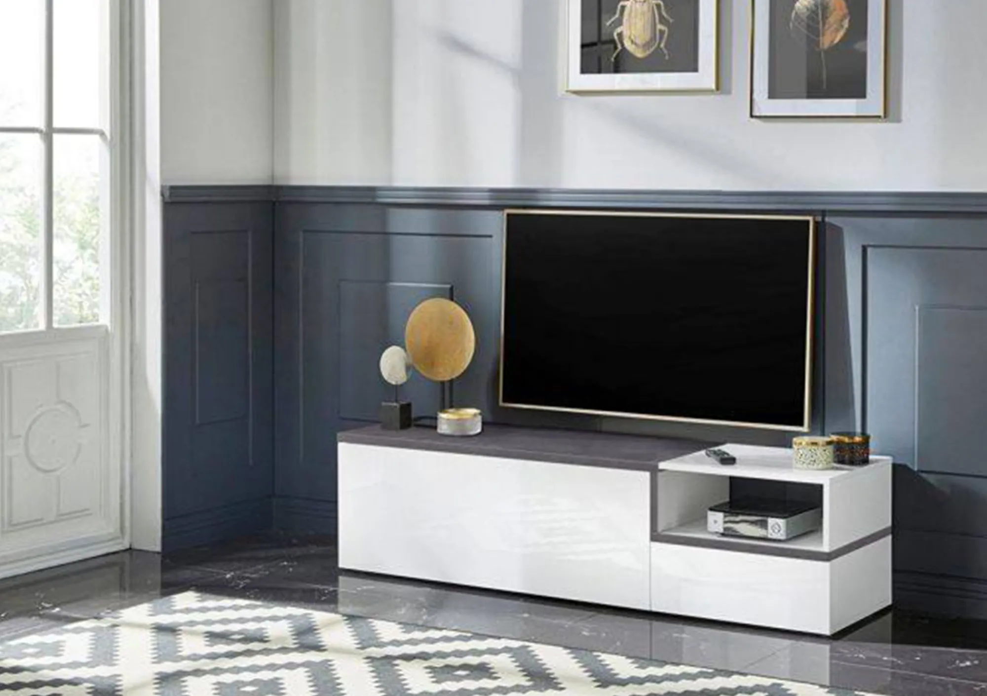Mobile porta TV Fluorite, cm 160x40h46, Bianco lucido e Ardesia<Dmora Shop