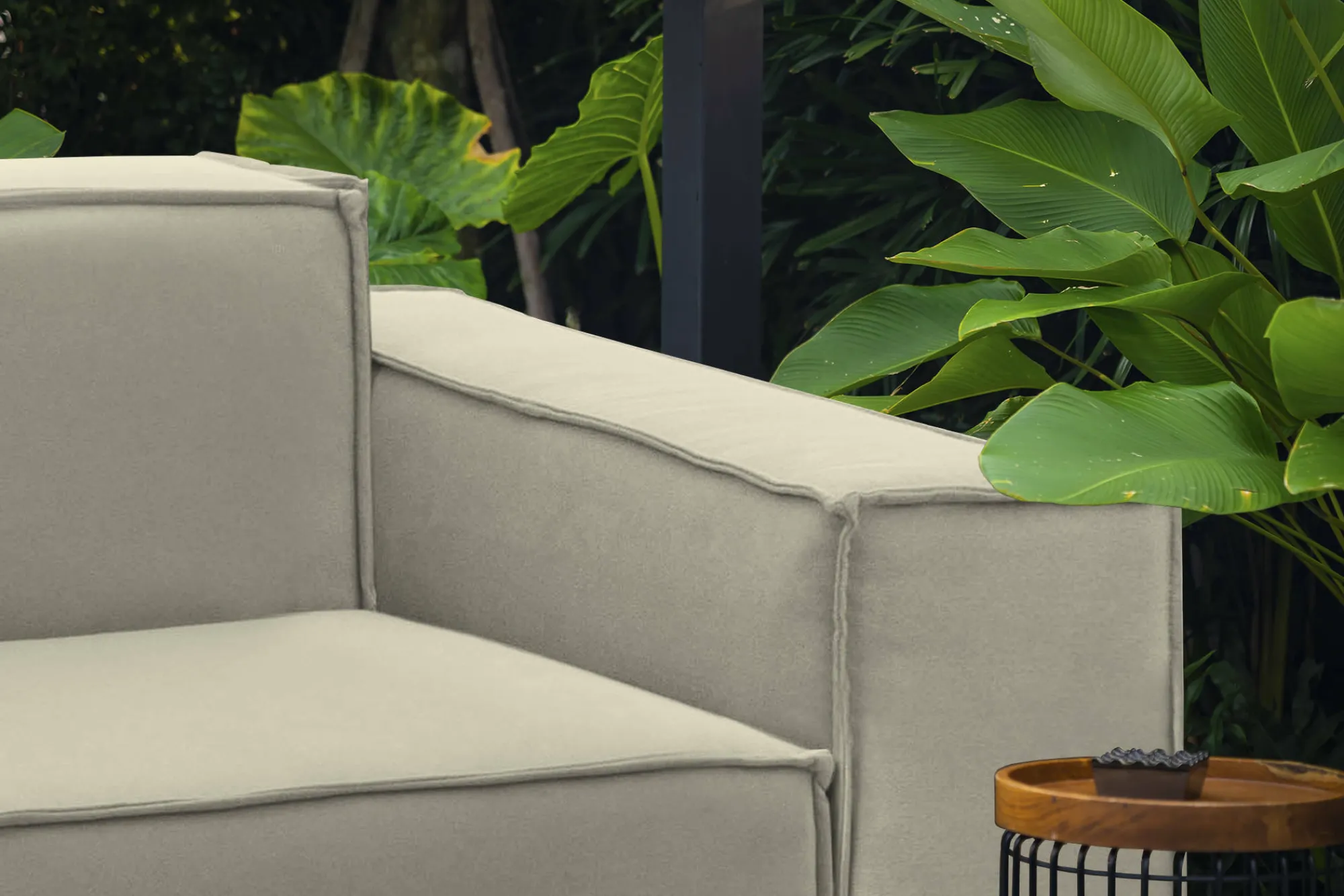 Poltrona Leonia, Cm 140x95h70,<Dmora Clearance