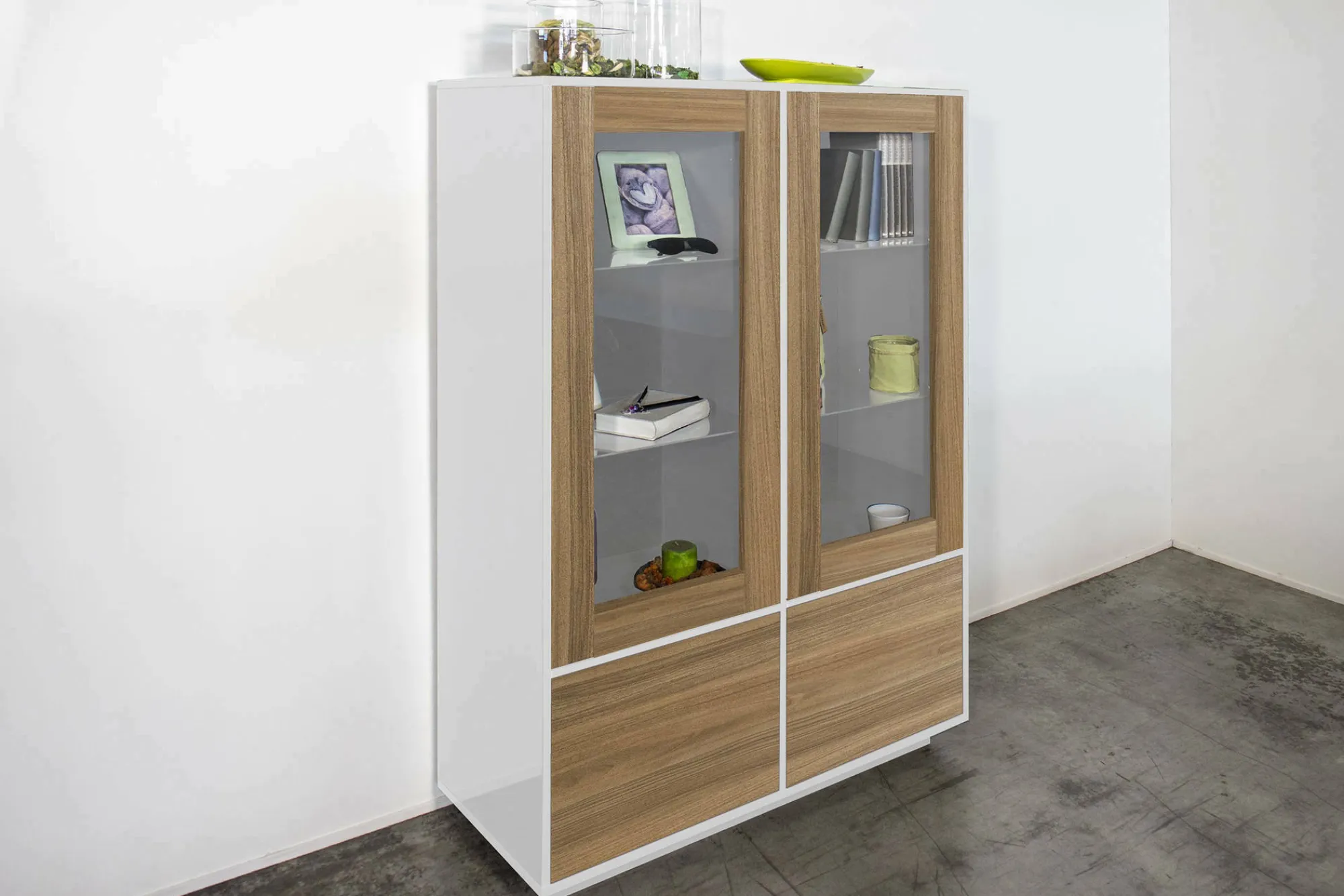 Vetrina Agostino, cm 100x41h146, Bianco lucido e Noce<Dmora Shop